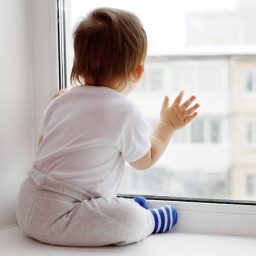 Открытое окно - опасность для детей