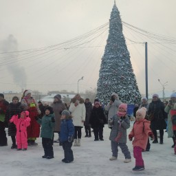 Праздник к нам приходит Праздник к нам приходит