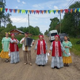 Басим объединил друзей